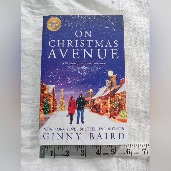 NWT "ON CHRISTMAS AVENUE" Paperback Book, Author Ginny Baird - Picture 7 of 7